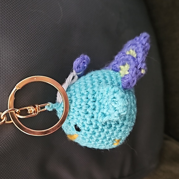 Bamboo Peacock Keychain - Picture 4 of 6
